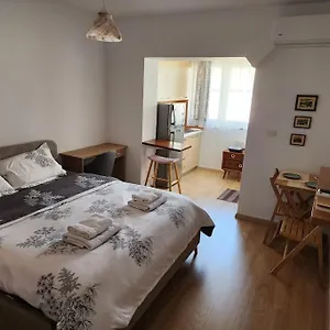  Apartment Andi's Place-comfy Studio-city Center Albania